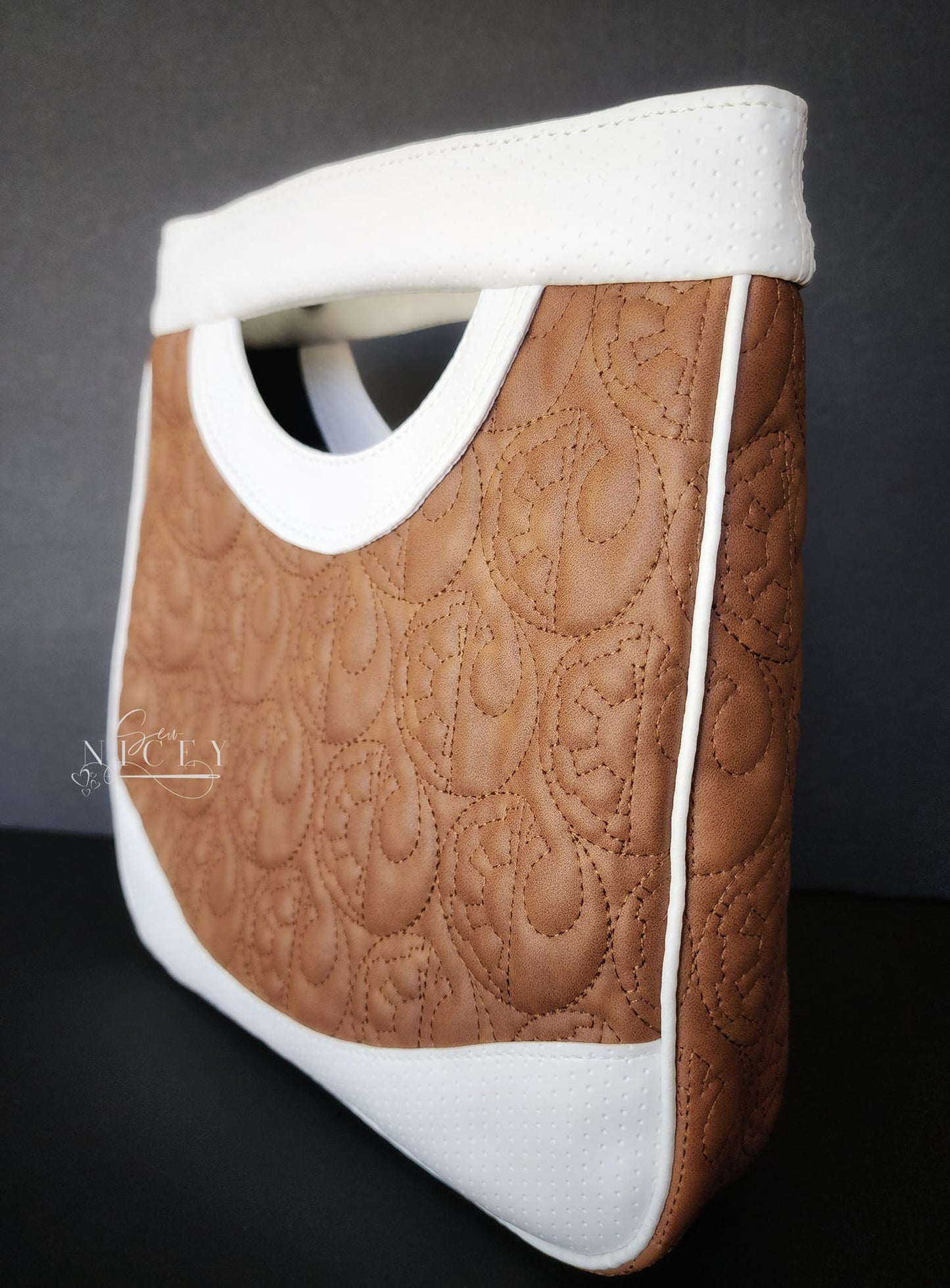 RETAIL Quilted Vinyl 18" Roll Balance