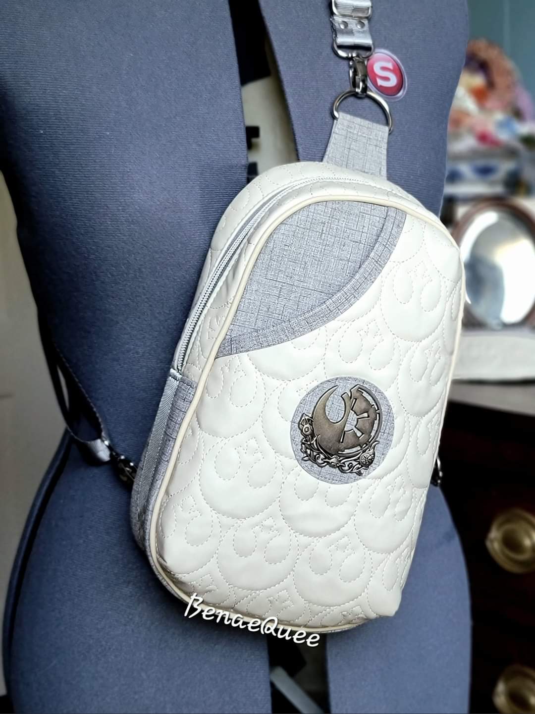 RETAIL Quilted Vinyl 18" Roll Good Guys