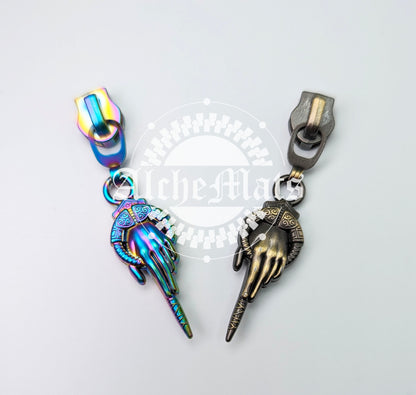 RETAIL Hardware Hand of the Queen Zipper Pull #5