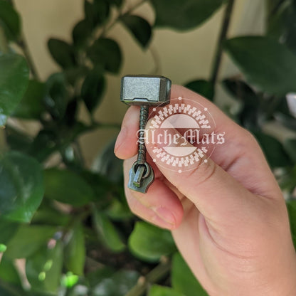 Retail Hardware 3D Mew Mew Hammer #5 Zipper Pull