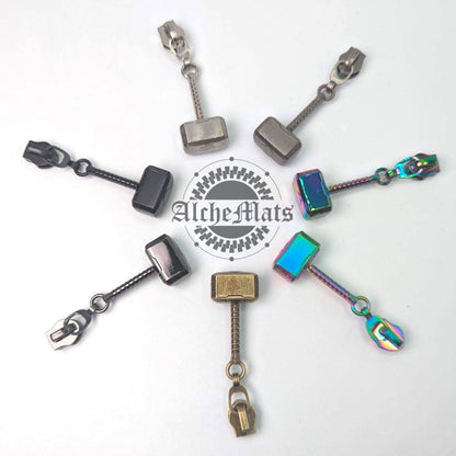 Retail Hardware 3D Mew Mew Hammer #5 Zipper Pull